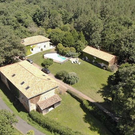 Gite 4 Personnes Situe Aux Portes Du Perigord Saint-Adjutory Exterior photo